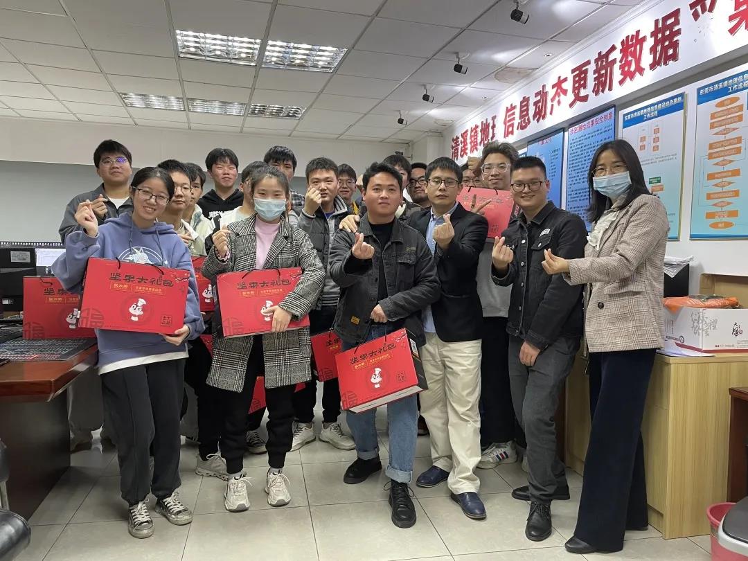走访慰问，年货上门，亚星管理平台集团多项行动确保项目部员工“就地”过好年！