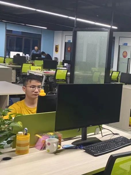 奋战一线丨亚星管理平台人的假期这样过